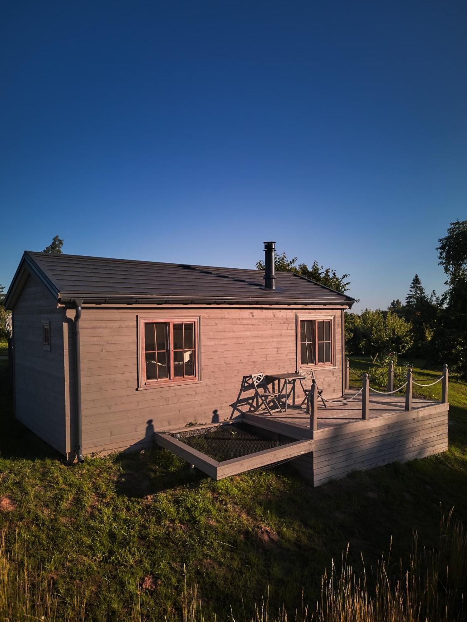Ragnar Glamp Milzkalne Forest Hébergement de vacances